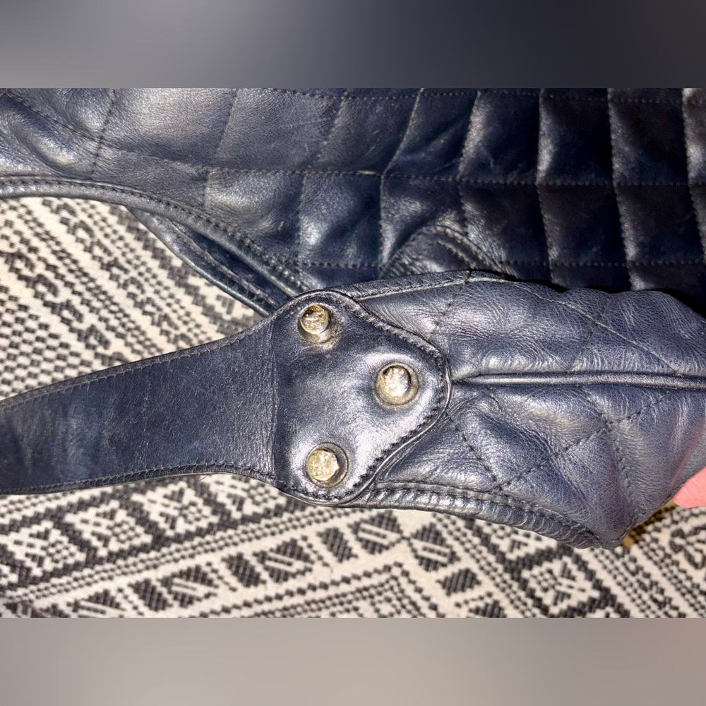 Burberry Black Patent Leather Quilted ‘Brooke’ Hobo Shoulder Bag w Lock Detail - Picture 14 of 17
